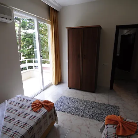 Le Moral מלון 3*